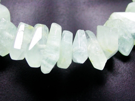 Aquamarin flach getrommelt Ø 5x10x15 mm